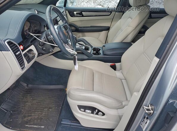 WP1AA2AY8LDA03158 2020 PORSCHE CAYENNE Silver წინა სალონის ხედი