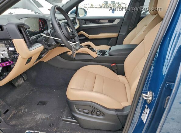 WP1AA2AY8SDA04499 2025 PORSCHE CAYENNE Blue Front interior view