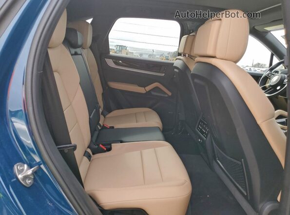 WP1AA2AY8SDA04499 2025 PORSCHE CAYENNE Blue Rear interior view