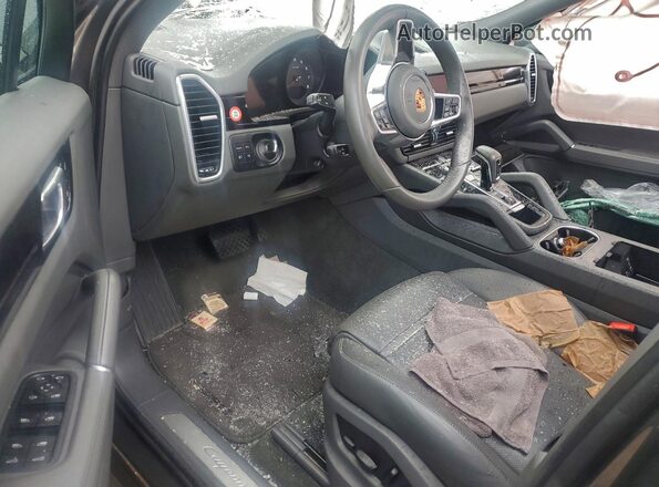 WP1AA2AY9PDA06933 2023 PORSCHE CAYENNE Gray Vista del salpicadero
