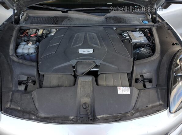 WP1AA2AYXLDA07132 2020 PORSCHE CAYENNE Blue Widok wnętrza z tyłu