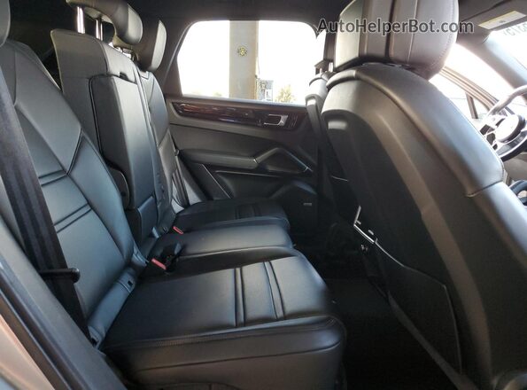 WP1AA2AYXLDA07132 2020 PORSCHE CAYENNE Blue Widok tylnych siedzeń