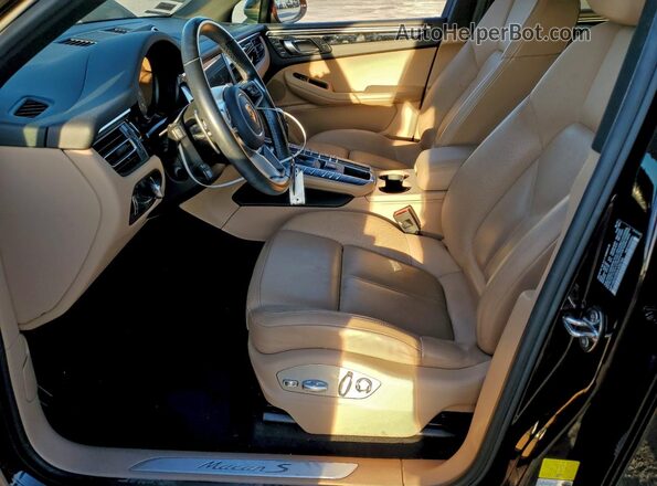 WP1AB2A58MLB35766 2021 PORSCHE MACAN Brown Вид салону спереду