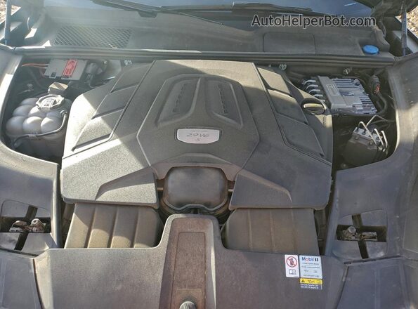 WP1AB2AYXPDA14150 2023 PORSCHE CAYENNE Black Widok komory silnika