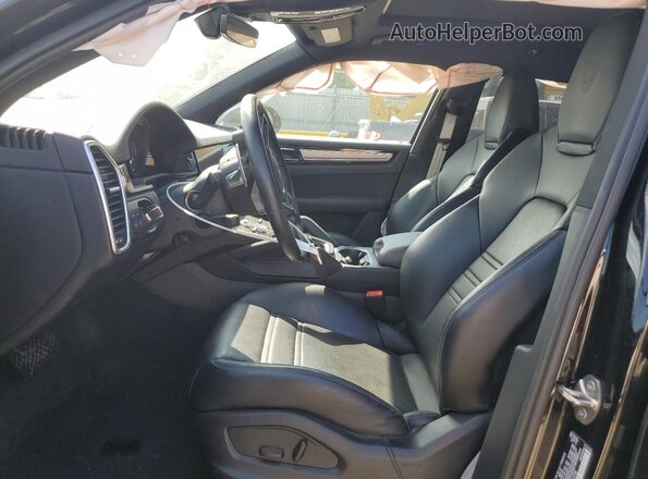 WP1AE2AY7PDA12153 2023 PORSCHE CAYENNE Black Widok wnętrza z przodu