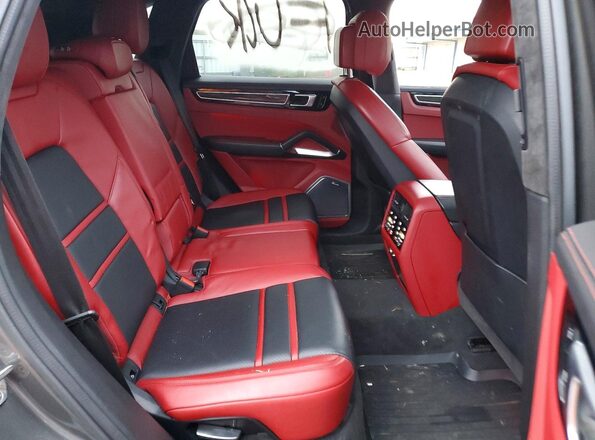 WP1AF2AY4MDA36774 2021 PORSCHE CAYENNE Black Вид задньої частини салону