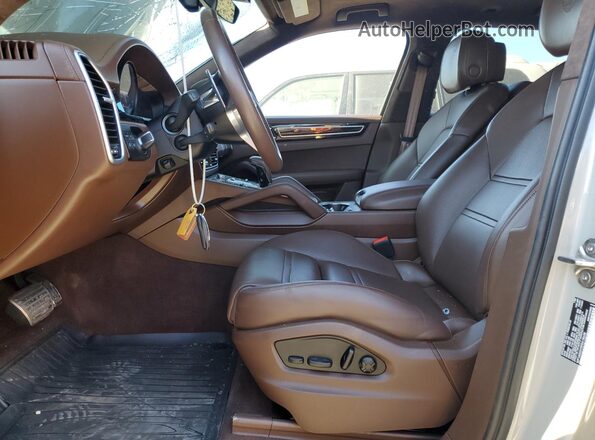 WP1AG2AY3PDA18638 2023 PORSCHE CAYENNE Beige Вид салону спереду