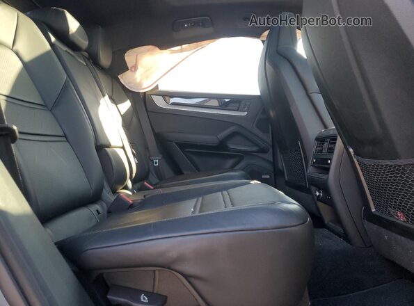 WP1BA2AY2RDA50523 2024 PORSCHE CAYENNE Gray უკანა სალონის ხედი