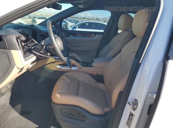 WP1BA2AY2RDA51834 2024 PORSCHE CAYENNE Белый Вид салона спереди