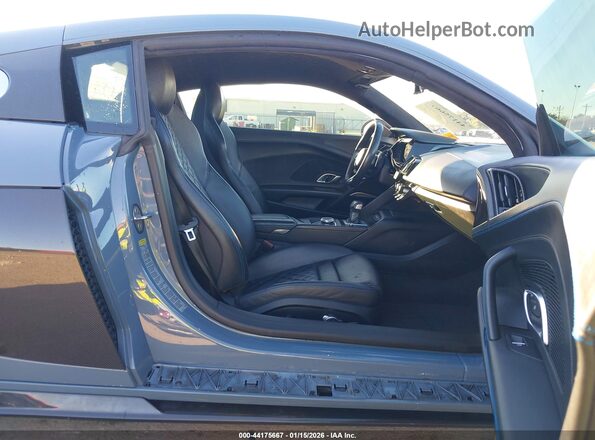WUAKBAFX9L7900780 2020 AUDI R8 Gray Widok wnętrza z przodu