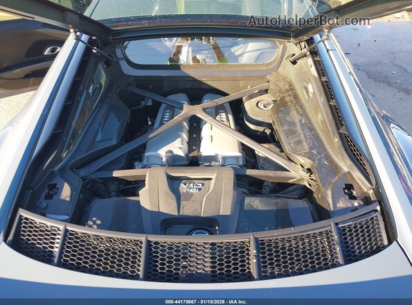 WUAKBAFX9L7900780 2020 AUDI R8 Gray Widok z tyłu