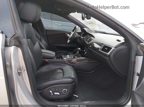 WUAW2AFC9GN903338 2016 AUDI RS7 Silver Вид салону спереду