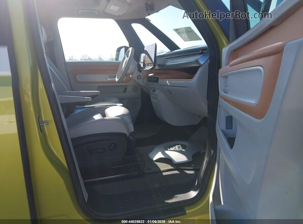 WVG6YVEB0SH017410 2025 VOLKSWAGEN ID. BUZZ Yellow Front interior view