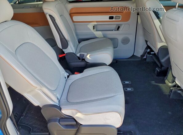 WVG6YVEB1SH014600 2025 VOLKSWAGEN ID Двухцветный Вид задней части салона