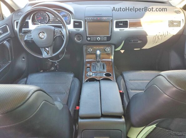 WVGEF9BP5GD001484 2016 VOLKSWAGEN TOUAREG Black წინა პანელის ხედი