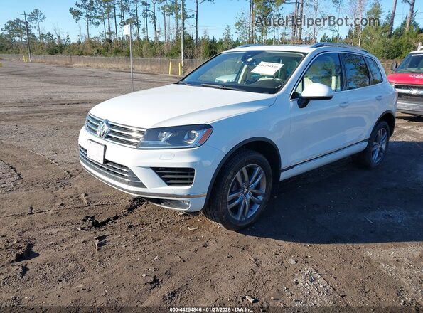 WVGEF9BP5GD010993 2016 VOLKSWAGEN TOUAREG White წინა მარცხენა ხედი სამი მეოთხედიდან