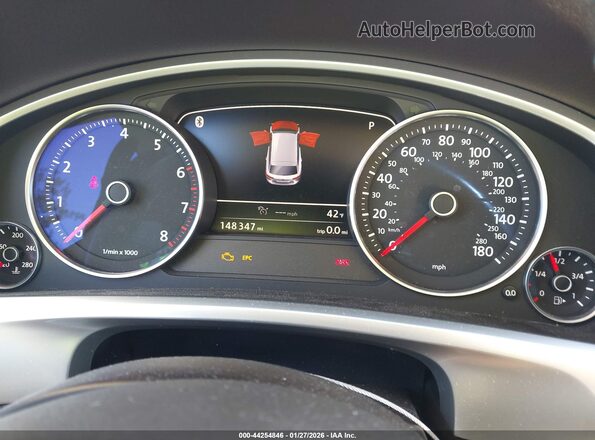 WVGEF9BP5GD010993 2016 VOLKSWAGEN TOUAREG White უკანა სავარძლების ხედი