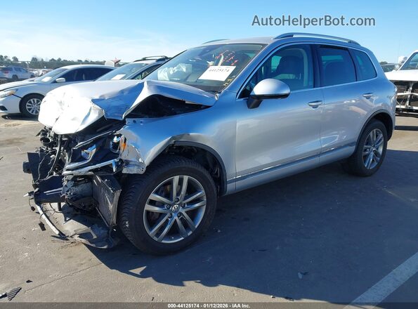 WVGEP9BP0GD001048 2016 VOLKSWAGEN TOUAREG Silver Front left