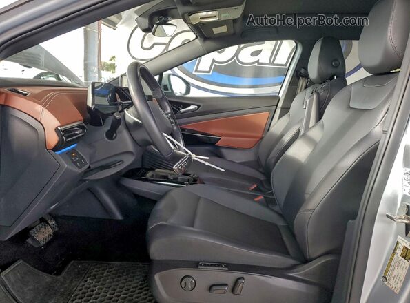 WVGKMPE20MP057047 2021 VOLKSWAGEN ID.4 Silver Front interior view
