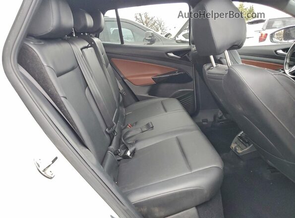 WVGKMPE2XMP056570 2021 VOLKSWAGEN ID.4 Silver Widok wnętrza z tyłu