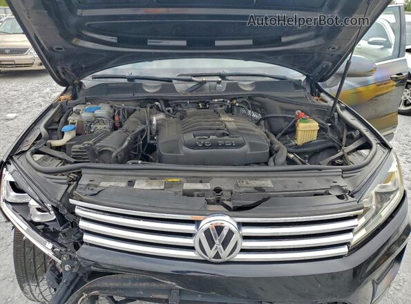 WVGRF7BP1HD004857 2017 VOLKSWAGEN TOUAREG Black 