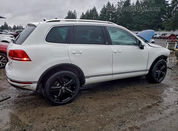 WVGRF7BP4HD002861 2017 VOLKSWAGEN TOUAREG White Tył prawy