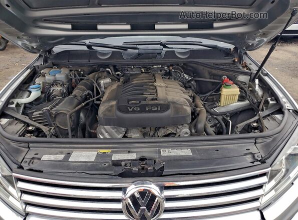WVGRF7BP6HD006717 2017 VOLKSWAGEN TOUAREG Silver Vista interior trasera
