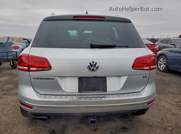 WVGRF7BP6HD006717 2017 VOLKSWAGEN TOUAREG Silver Vista trasera