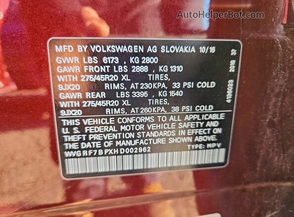 WVGRF7BPXHD002962 2017 VOLKSWAGEN TOUAREG Maroon Vista del compartimento del motor