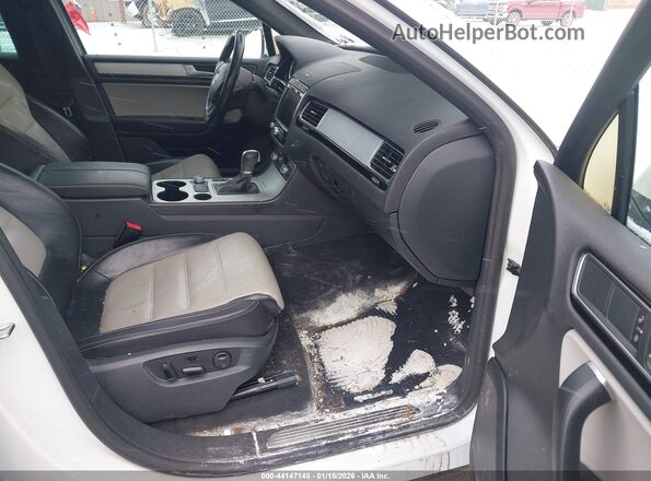 WVGRF7BPXHD003710 2017 VOLKSWAGEN TOUAREG Белый 