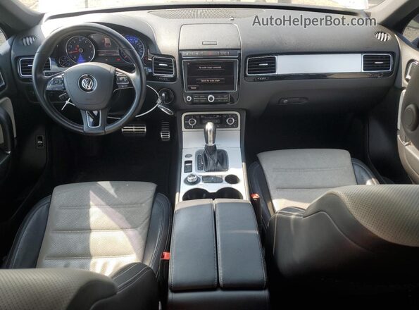 WVGRF7BPXHD006347 2017 VOLKSWAGEN TOUAREG White Առջևի վահանակի տեսք