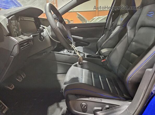 WVWDB7CDXRW140361 2024 VOLKSWAGEN GOLF Синий Вид салона спереди