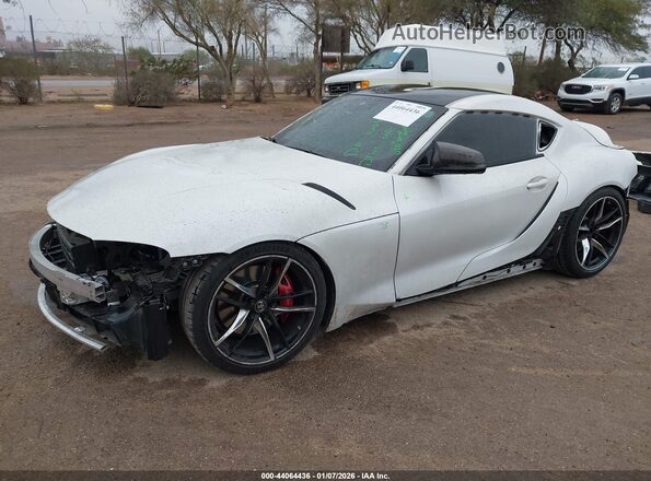 WZ1DB0C00MW043278 2021 TOYOTA GR SUPRA Белый Передняя левая четверть