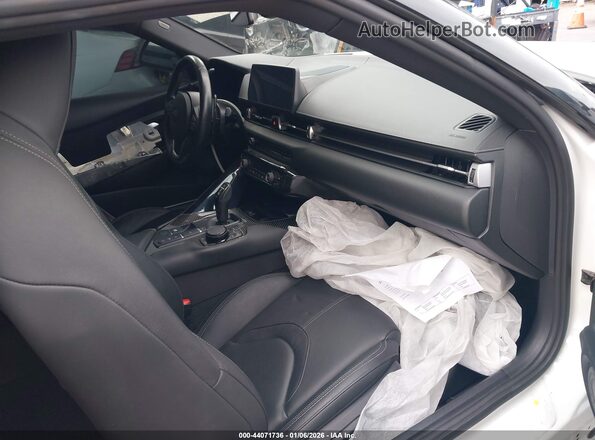 WZ1DB0G08PW059789 2023 TOYOTA GR SUPRA White Front interior view