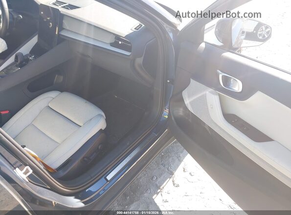 YSMET3KAXPL122902 2023 POLESTAR 2 Синий Вид салона спереди
