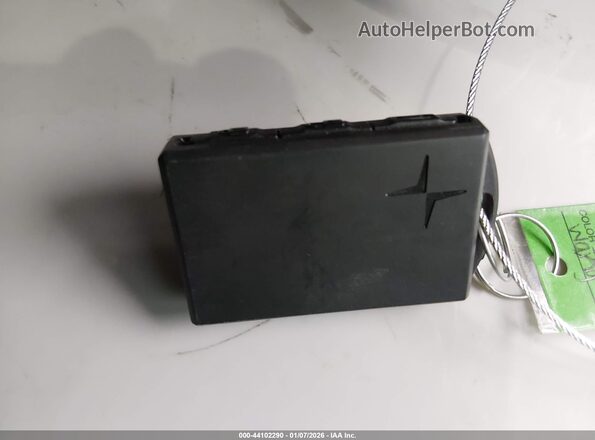 YSMFD3KA5RL216884 2024 POLESTAR 2 Silver Widok deski rozdzielczej