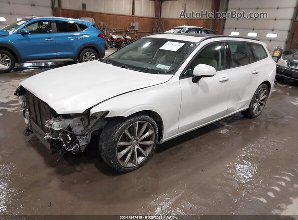YV1102EK7L2394867 2020 VOLVO V60 White Front left