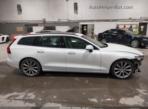 YV1102EK7L2394867 2020 VOLVO V60 White Rear interior view