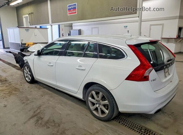 YV140MEK6H1332799 2017 VOLVO V60 White 