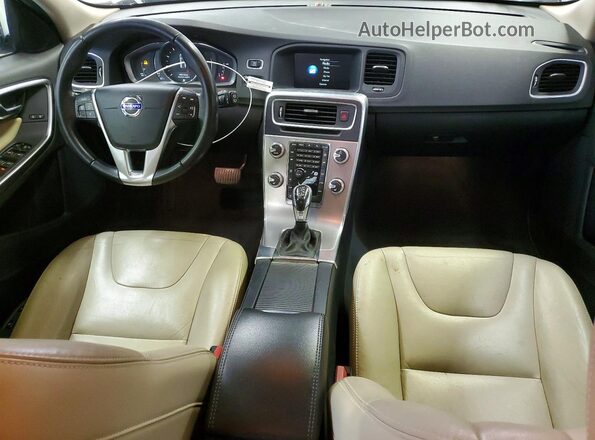 YV140MEK6H1332799 2017 VOLVO V60 White 