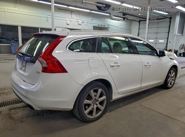 YV140MEK6H1332799 2017 VOLVO V60 White 