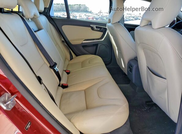 YV140MEK8H1341228 2017 VOLVO V60 Red 