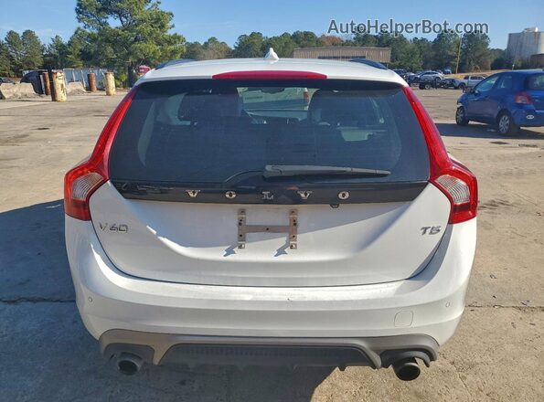 YV140MEL8J2405051 2018 VOLVO V60 White Rear view