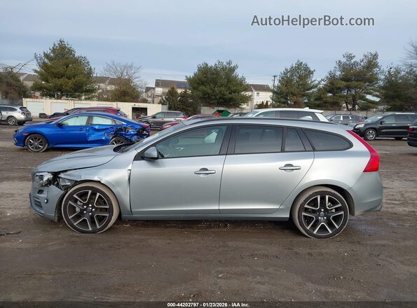 YV140MELXJ2391279 2018 VOLVO V60 Silver სალონის 360-გრადუსიანი ხედი