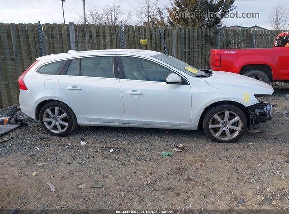 YV140MEM7H1361357 2017 VOLVO V60 White Widok wnętrza z tyłu