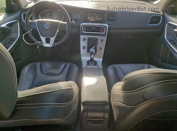 YV140MSLXJ2398219 2018 VOLVO V60 Silver Առջևի վահանակի տեսք