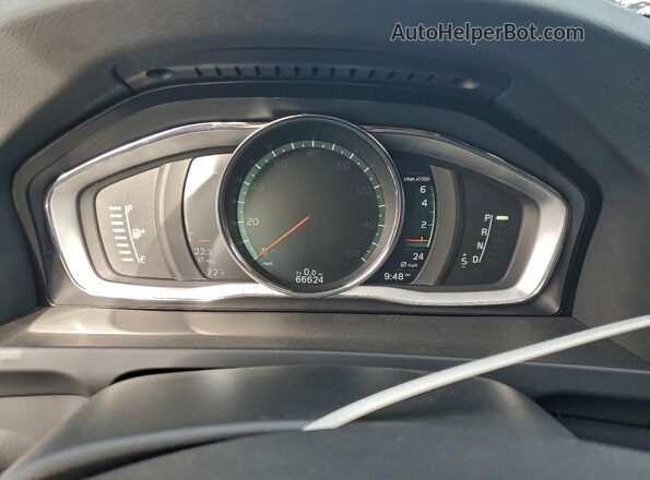 YV140MSLXJ2399497 2018 VOLVO V60 Silver Instrument cluster view