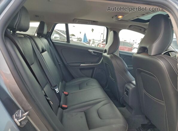 YV140MSLXJ2399497 2018 VOLVO V60 Silver Rear interior view