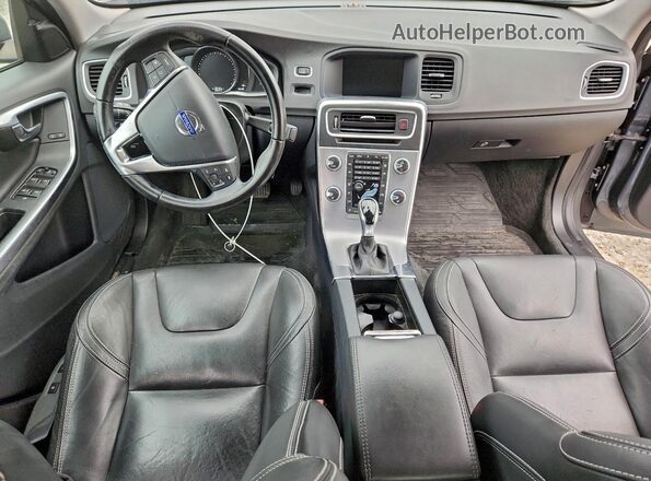 YV140MTL4H2429716 2017 VOLVO S60 Серый Вид панели приборов