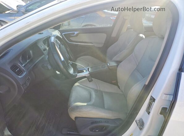 YV140MTL6H2439096 2017 VOLVO S60 White Вид салону спереду